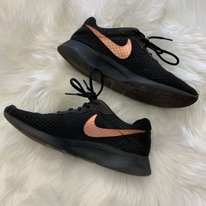 nike tanjun black rose gold
